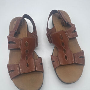 CLARK’s Ultimate Comfort Collection Leisa Lakelyn Brown Leather Sandals Size 9.5